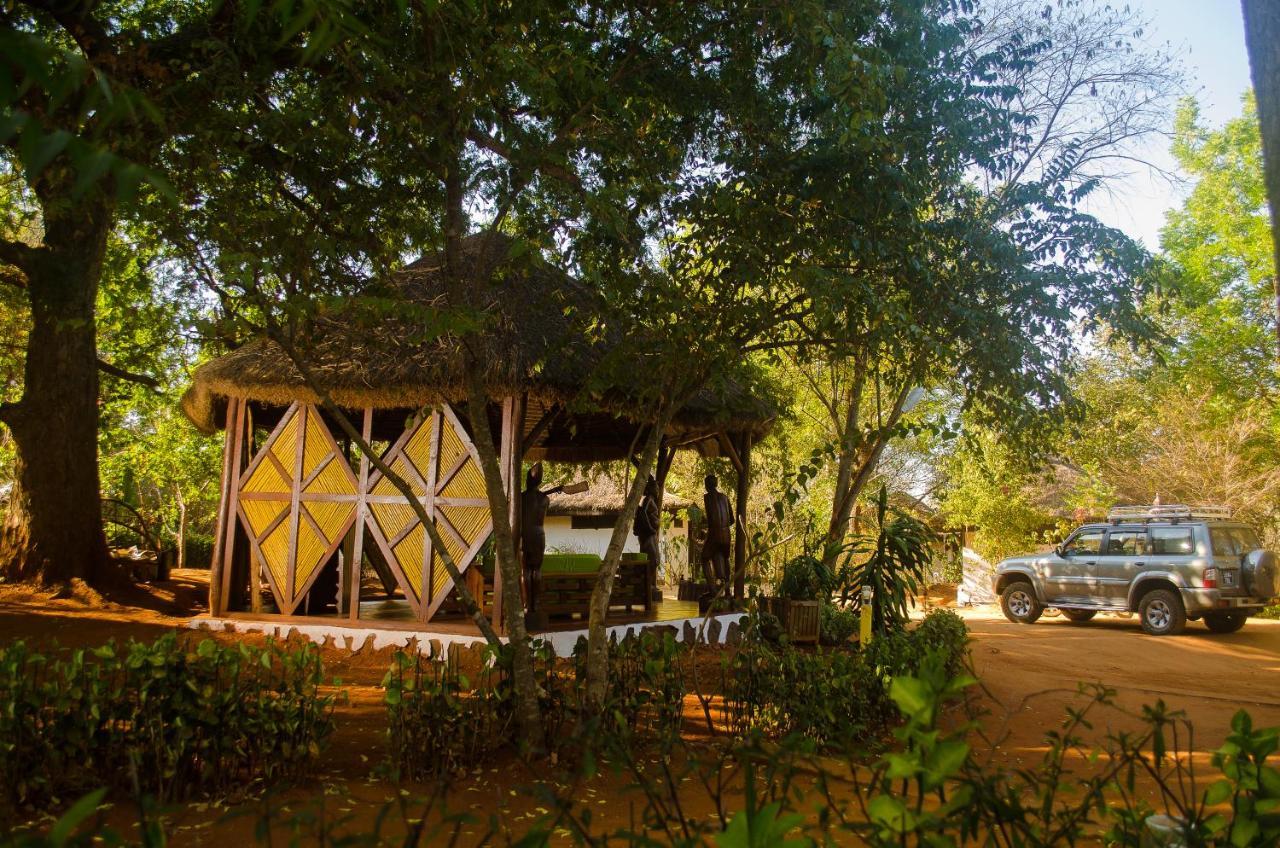 Hotel Olympe De Bemaraha Bekopaka Exterior foto