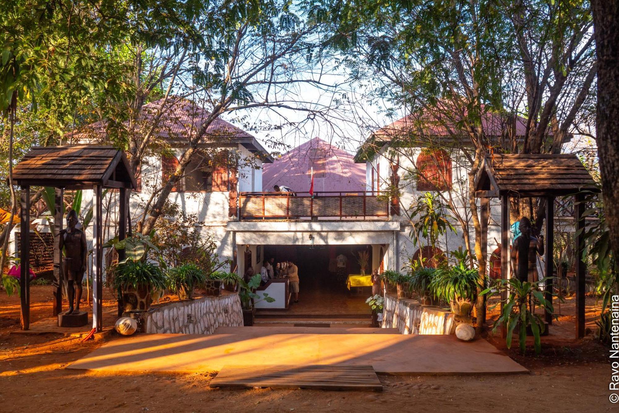 Hotel Olympe De Bemaraha Bekopaka Exterior foto